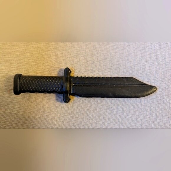 Black Plastic Knife ( Halloween Costume Item) - Picture 1 of 2